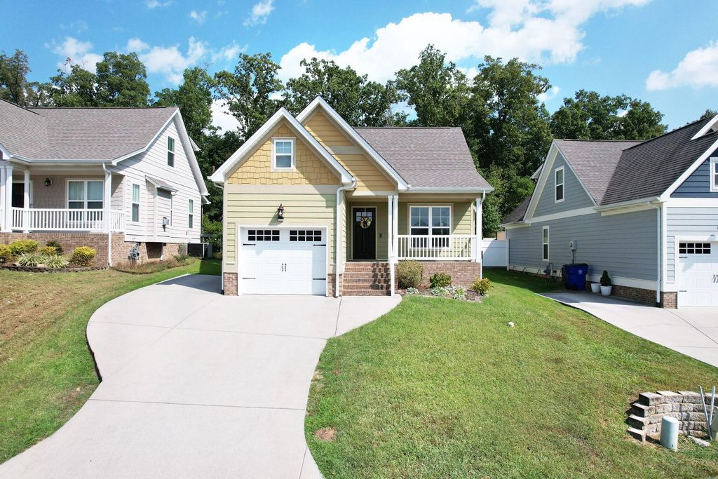 3116 Cottage Grove Circle Nw, Cleveland