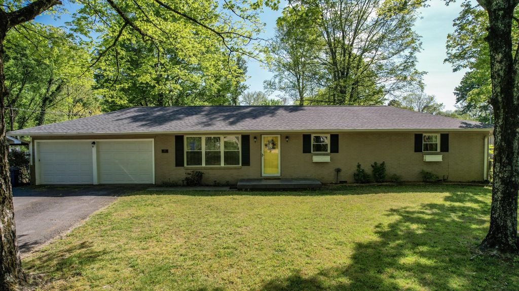 355 Mohawk Drive Nw, Cleveland