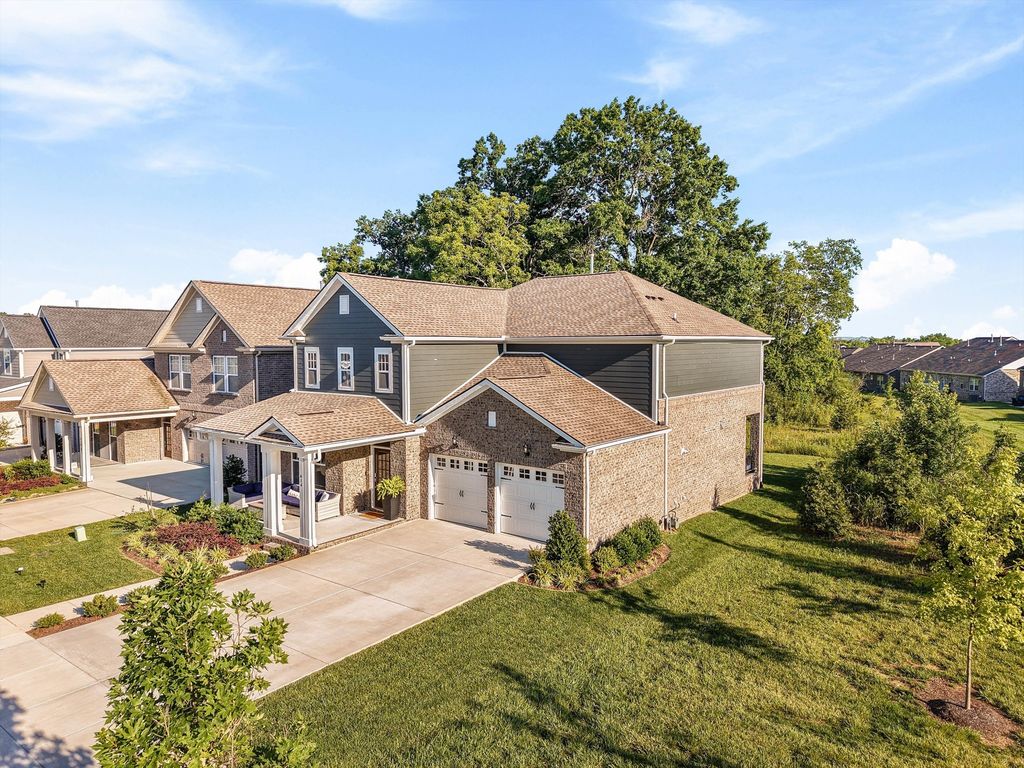 614 Seuss Way, Hendersonville