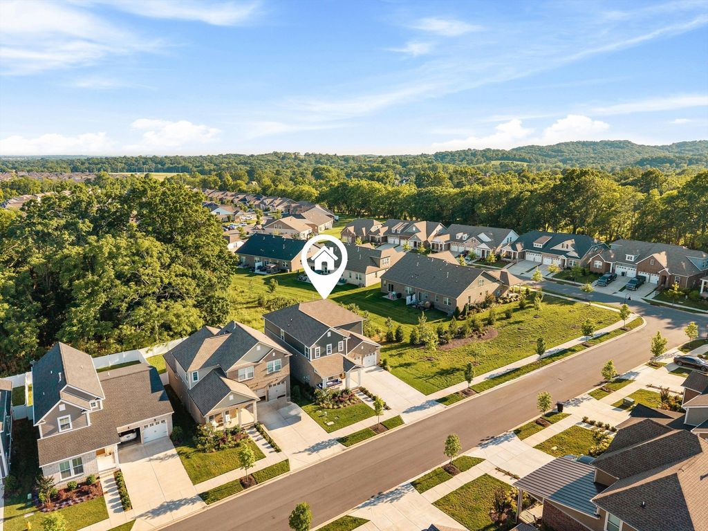 614 Seuss Way, Hendersonville
