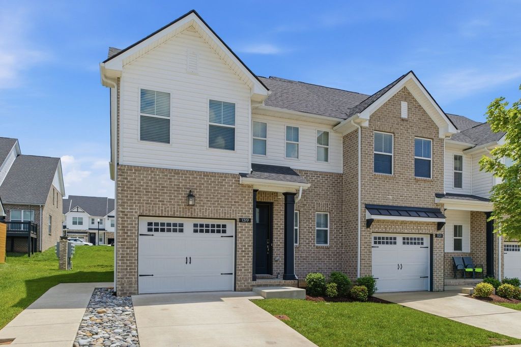 1319 Halter Park Dr, Gallatin