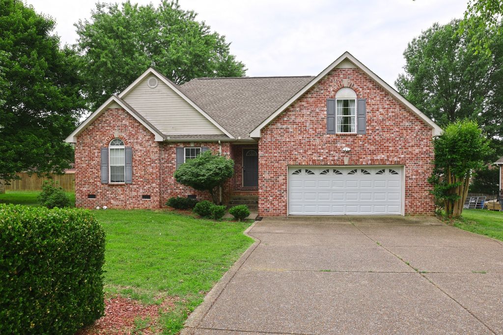1118 Franklin Dr, Greenbrier