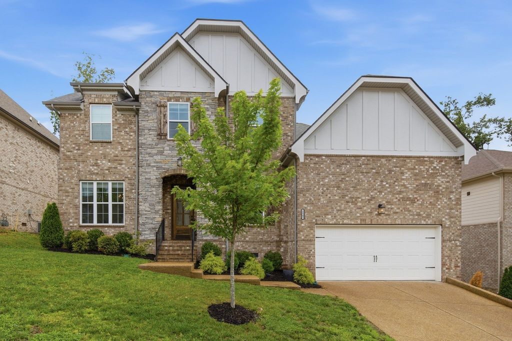 8045 Still Spring Ridge Dr, Nashville