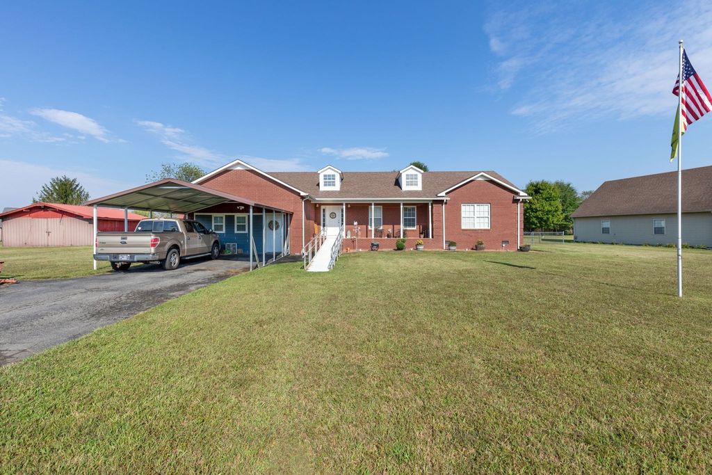 493 Maple Springs Rd, Manchester