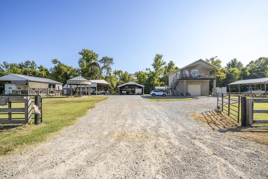 3060 Catfish Ln, Crump
