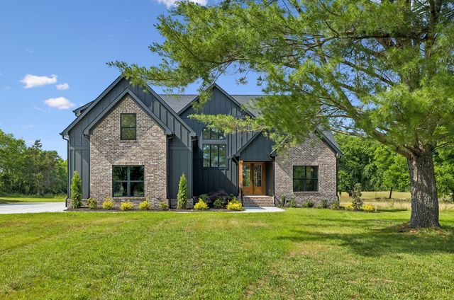 2418 River Rd, Murfreesboro