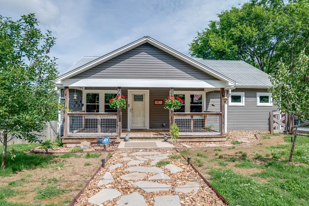 9947 Old Highway 46, Bon Aqua