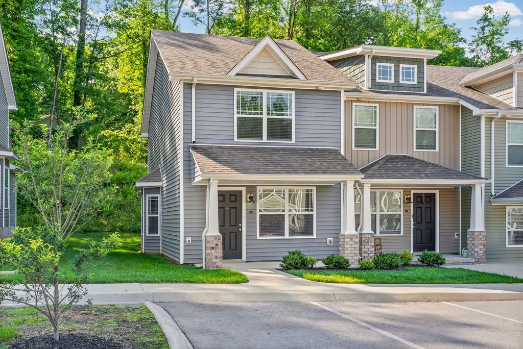 260 Woodland Valley Ln, Clarksville