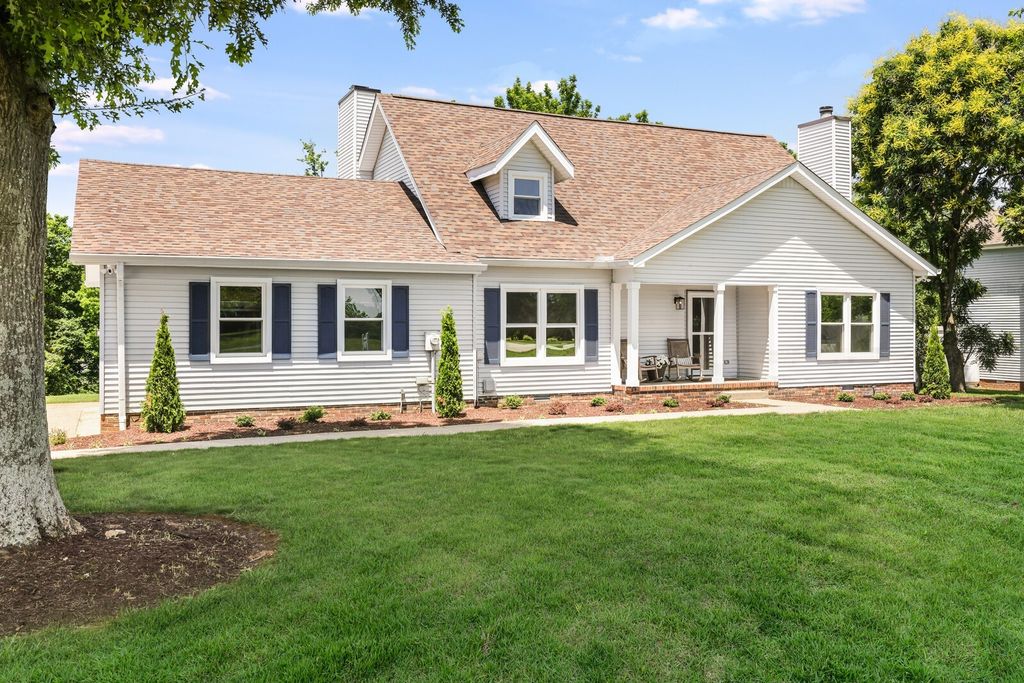 1208 Newmans Trl, Hendersonville