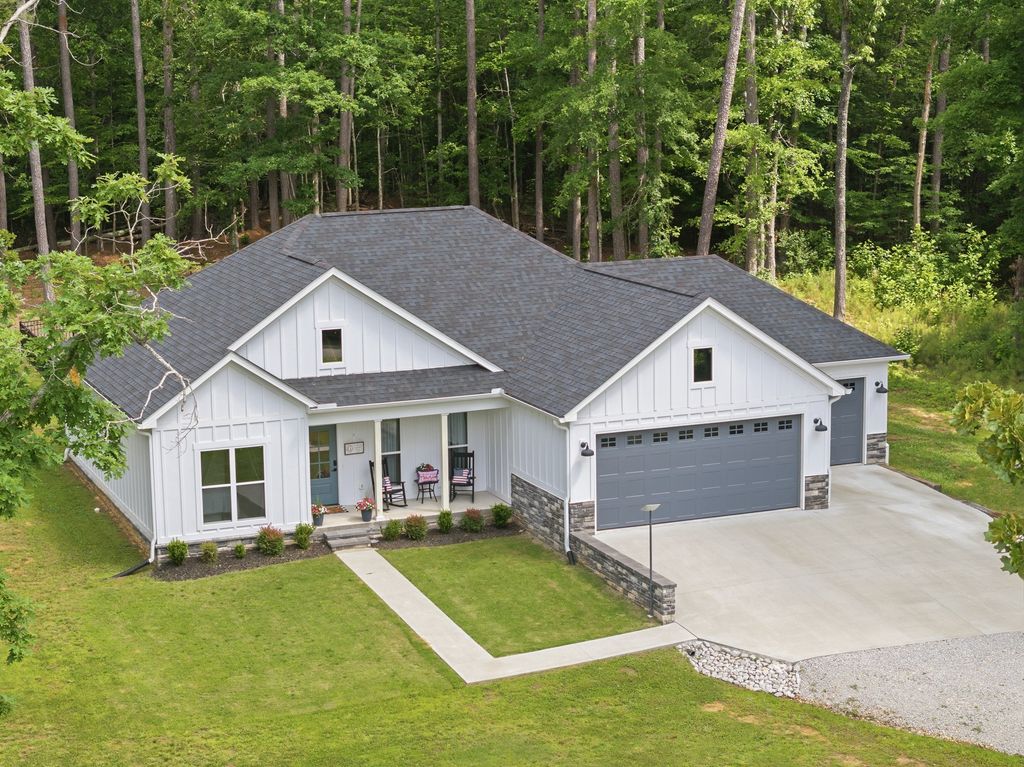 302 Excalibur Trl, Cedar Grove