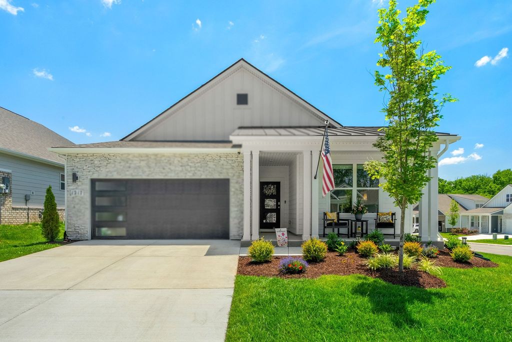 1217 Chapel Cove Pvt, Gallatin