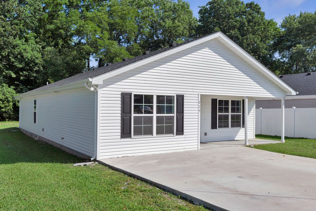 715 E Lincoln St, Tullahoma
