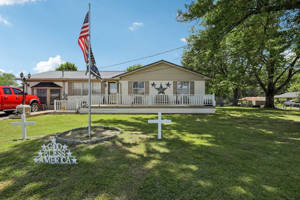 107 Bermuda Dr, McMinnville