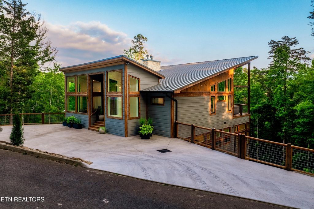 2234 Legend Drive, Sevierville