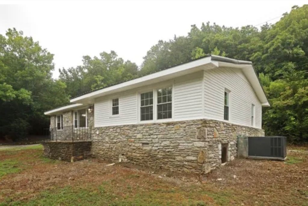 253 Shelbyville Hwy, Fayetteville