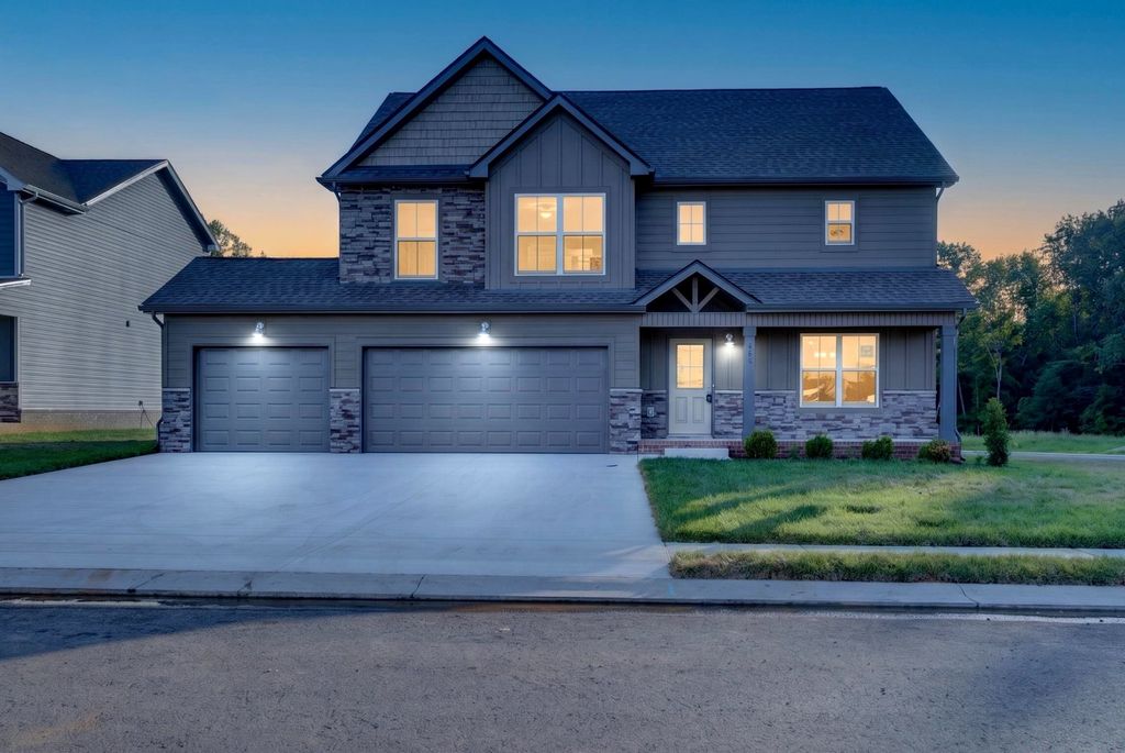 502 Willow Park Dr, Clarksville
