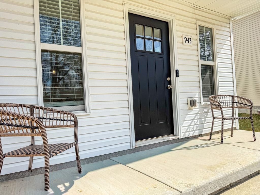 943 Wall St, Clarksville