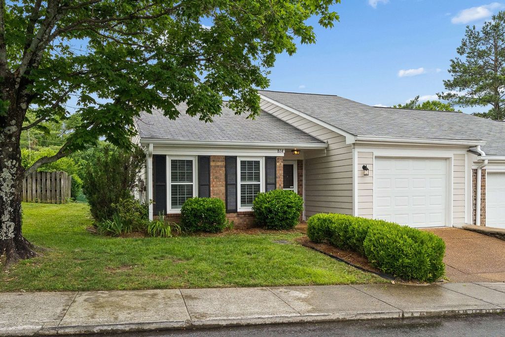 814 Marquette Dr, Nashville