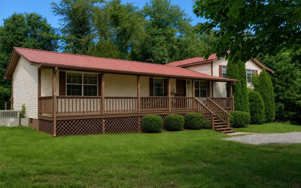 275 Spring Creek Road, Delano
