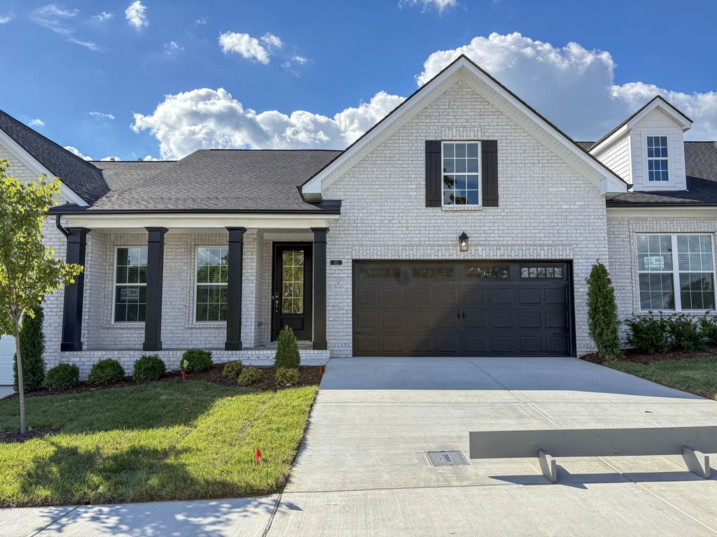 312 Heaton Way, Hendersonville