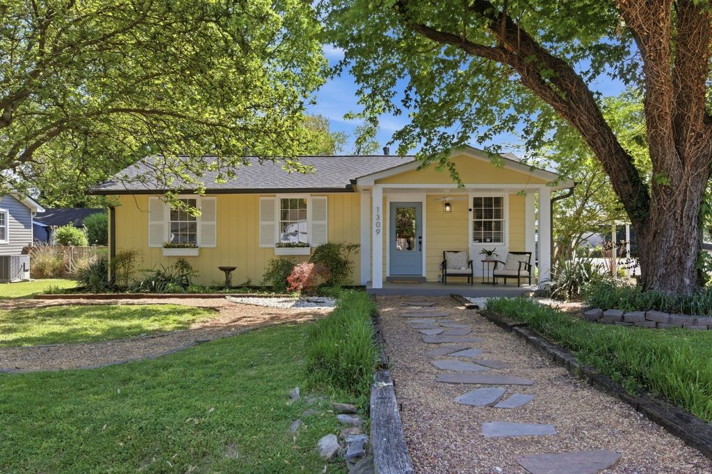 1309 Chickering Dr, Franklin