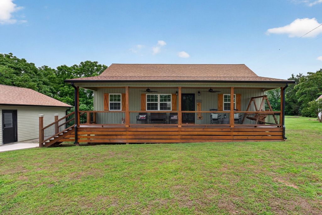 240 Dillon Ln, Baxter