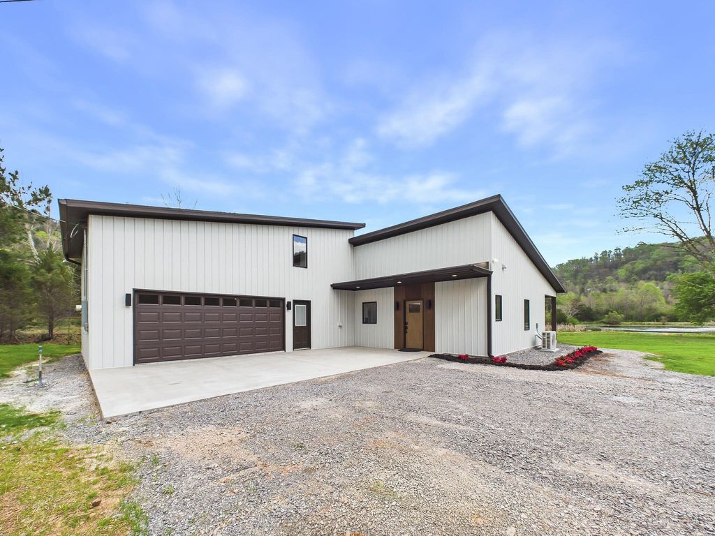 1483 Reagan Valley Road, Tellico Plains