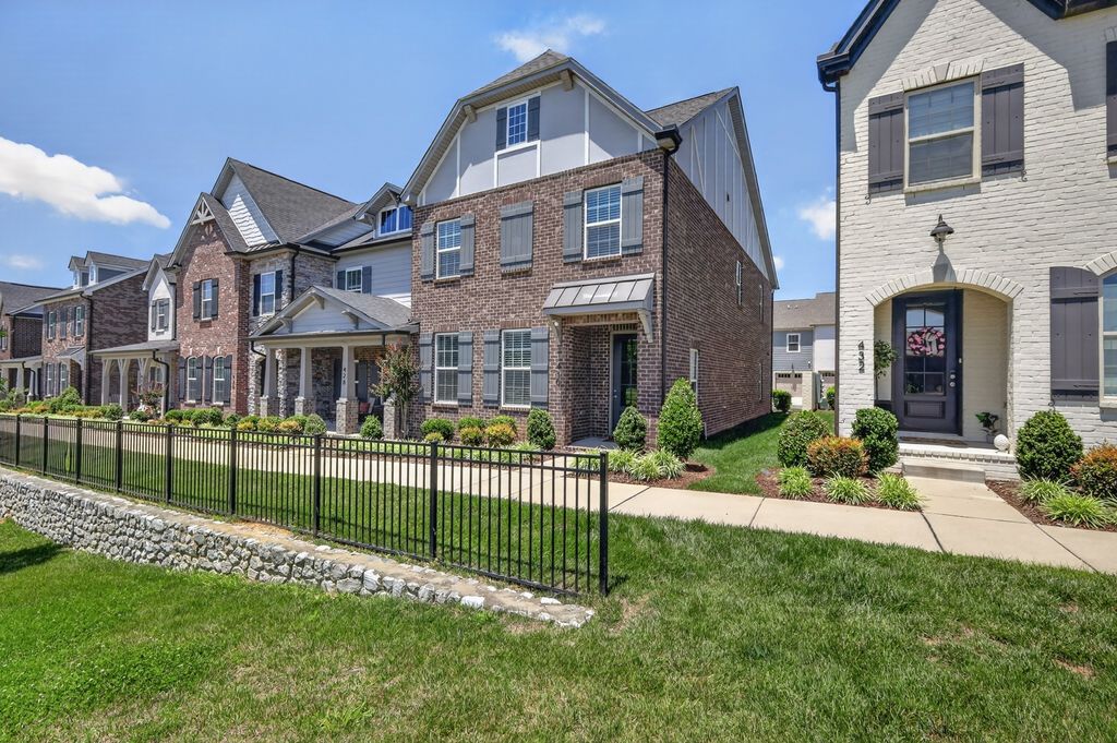 430 Longstone Rd, Gallatin