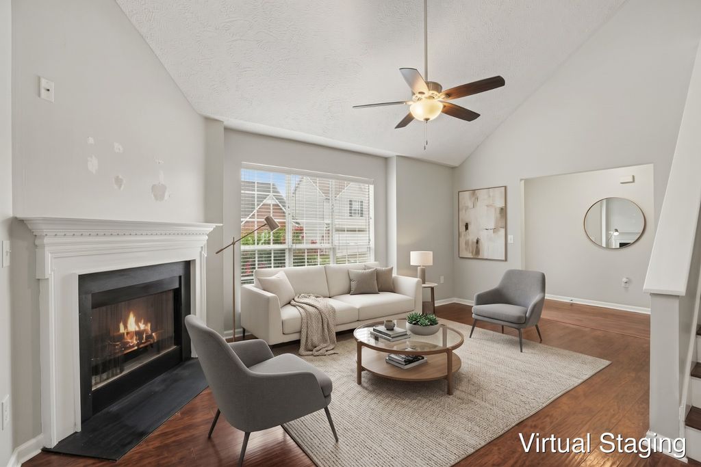 103 Village Ct, Hendersonville
