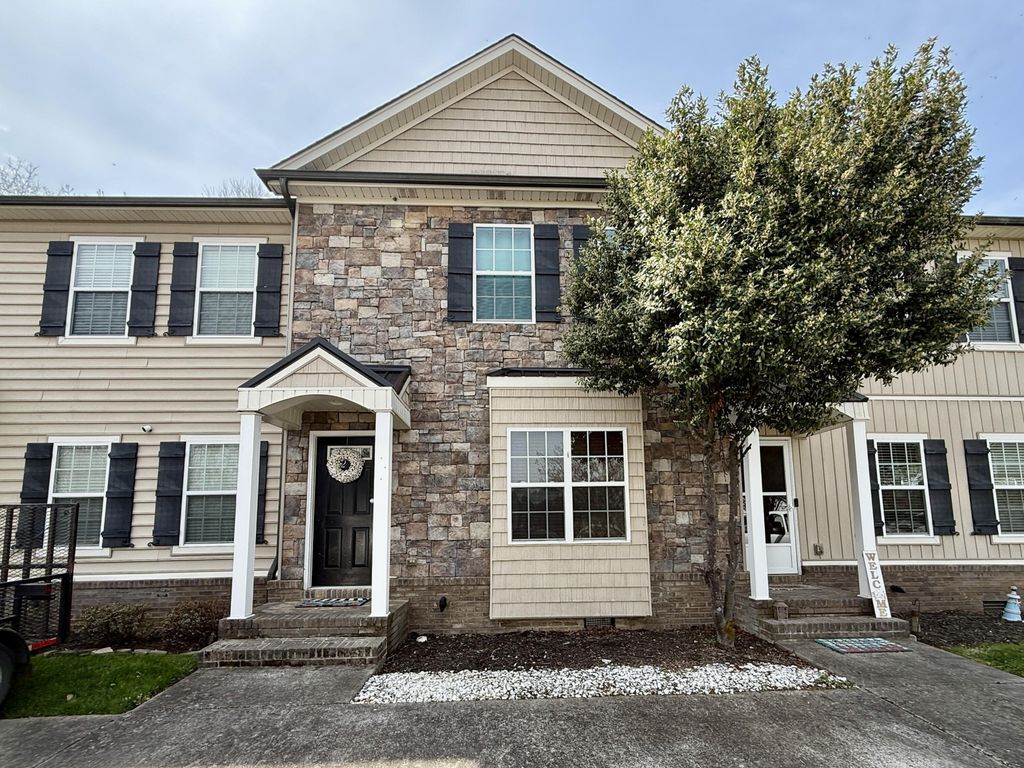 1223 Angie Lane Ne, Cleveland