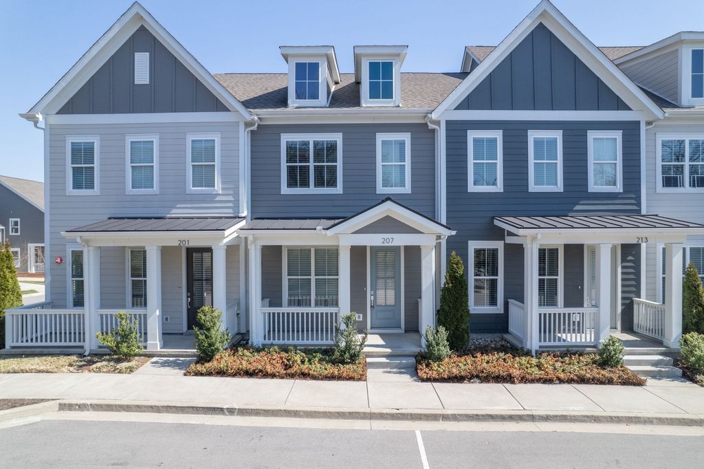 207 Ribbon Ln, Franklin