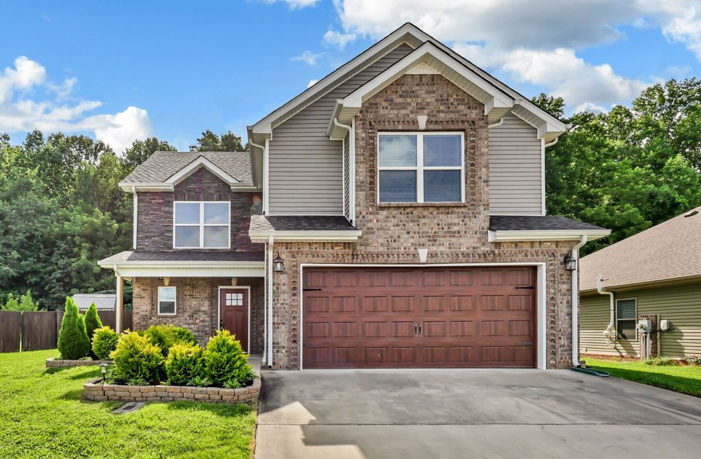 1177 Gentry Dr, Clarksville