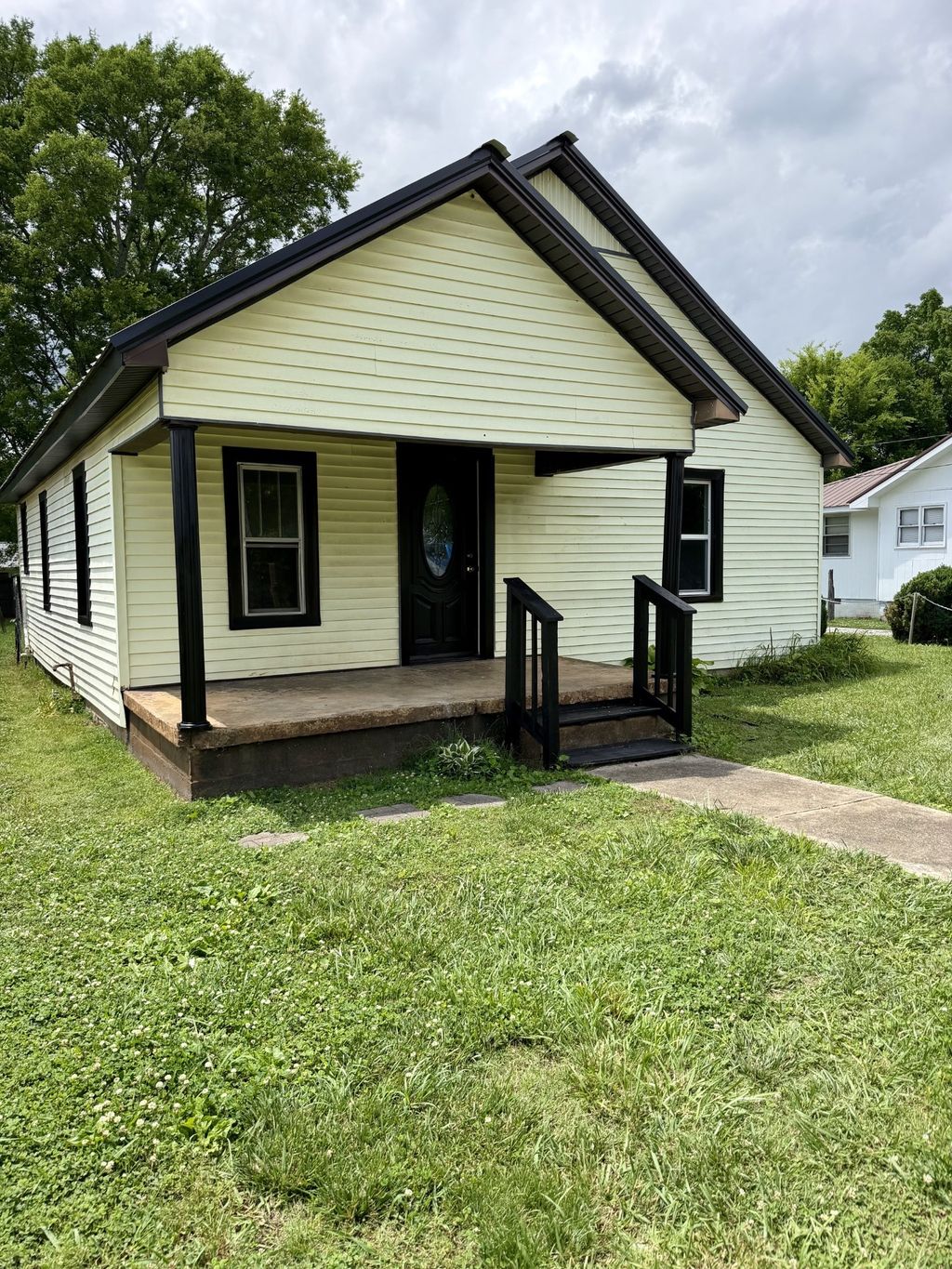 125 Walnut St, Cowan