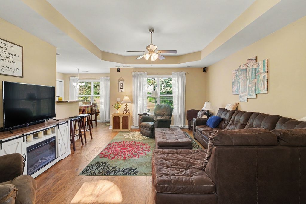502 Poplar Bnd, Dickson
