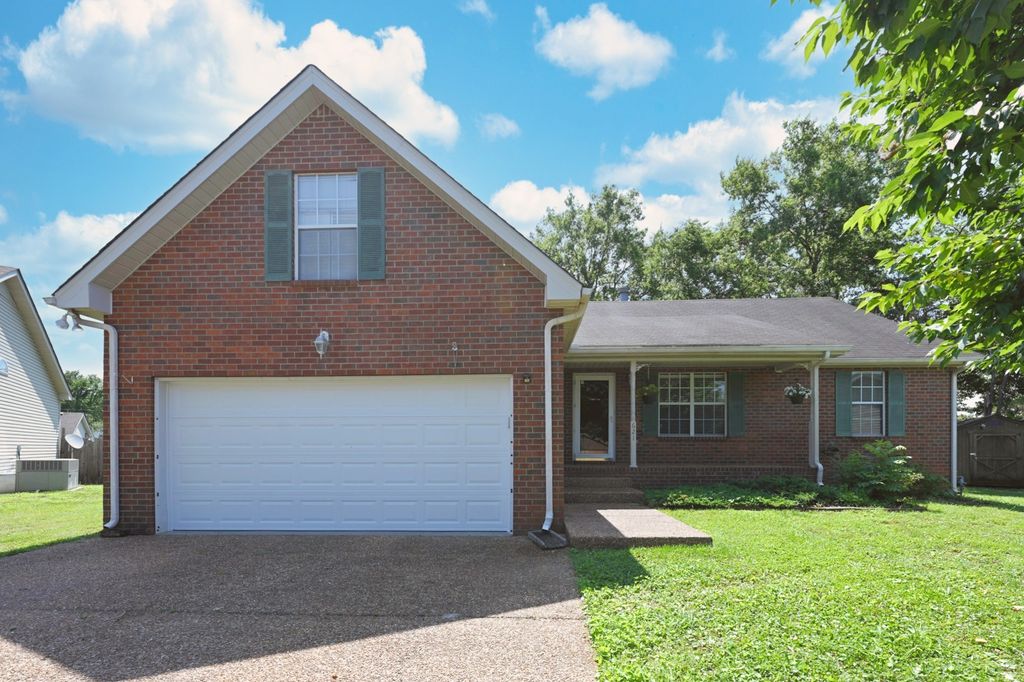 621 Kingsway Dr, Old Hickory