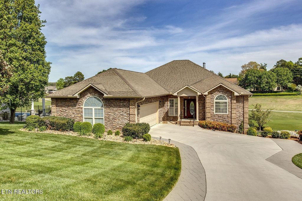 424 Wewoka Circle, Loudon