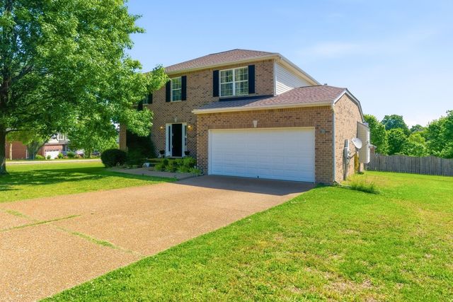 8008 Streamside Dr, Mount Juliet