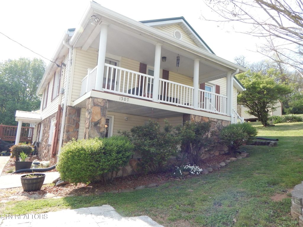 1507 Paramount Rd, Knoxville