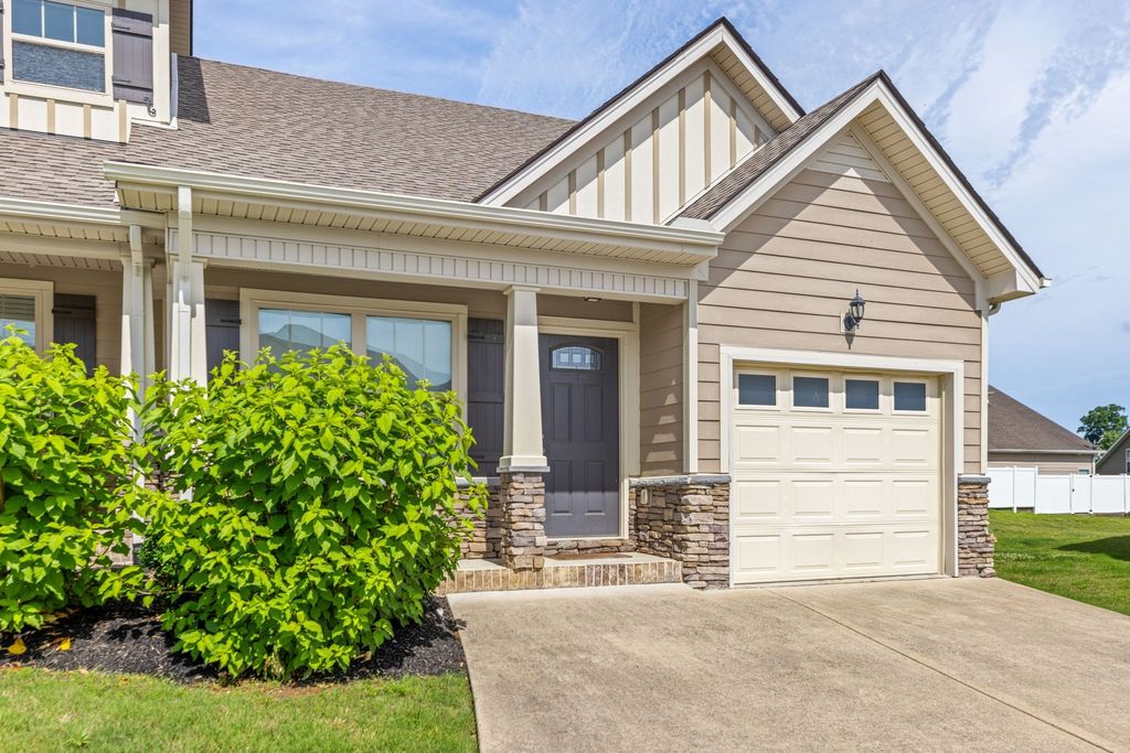 4022 Commons Dr, Spring Hill