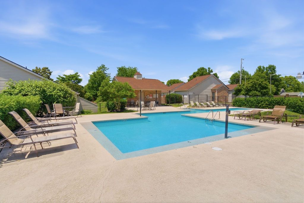 301 Laurel Hill Dr, Old Hickory