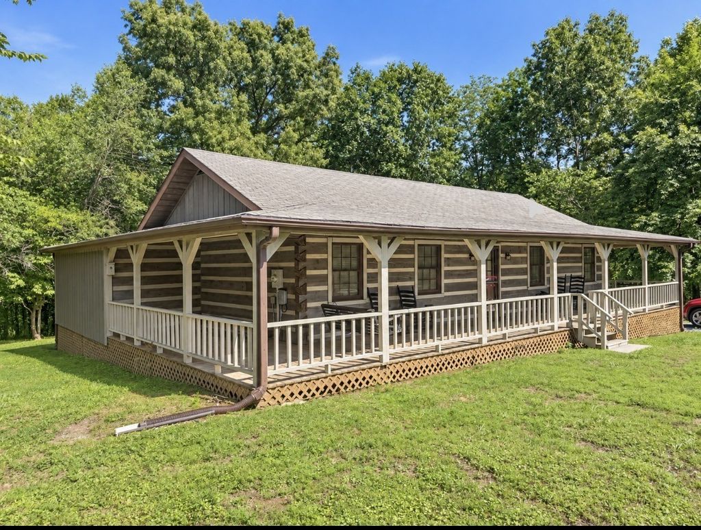 312 Grand View Dr, Smithville
