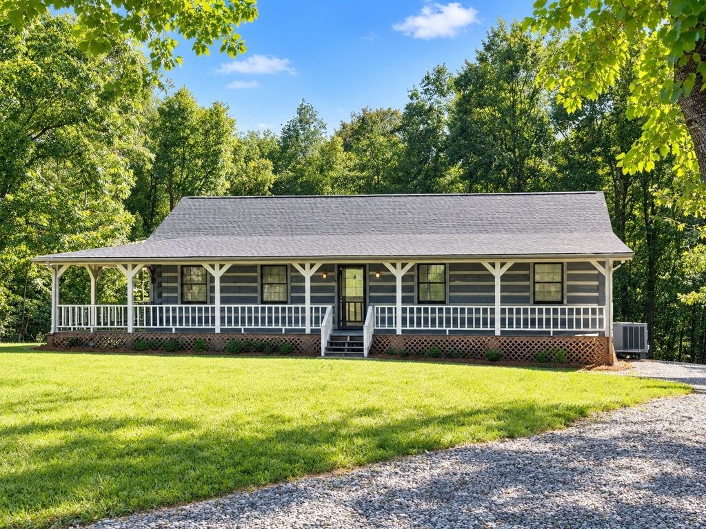 312 Grand View Dr, Smithville