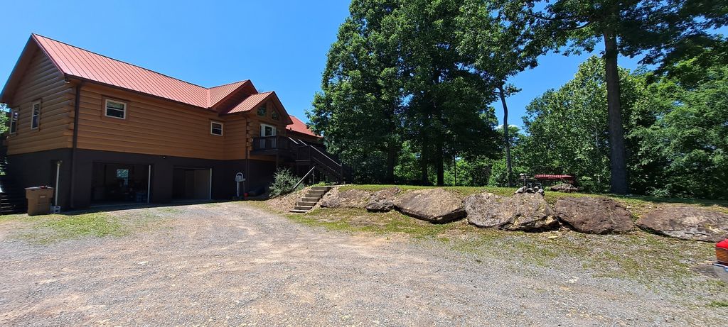 1027 Garland Hollow Rd, Pegram