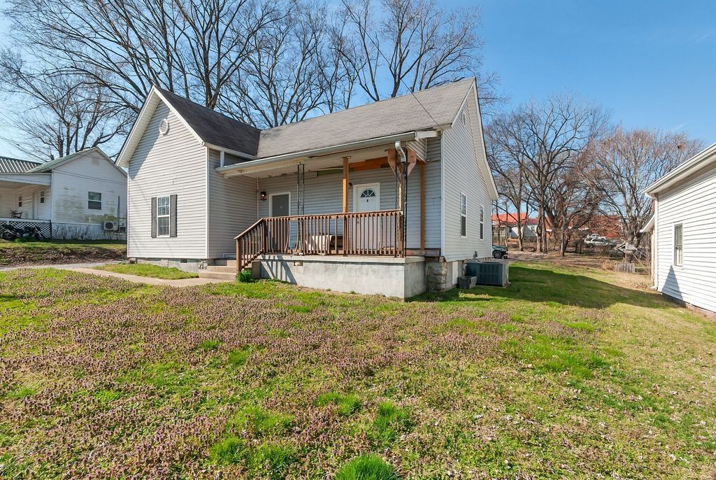 1510 S Main Street, Columbia