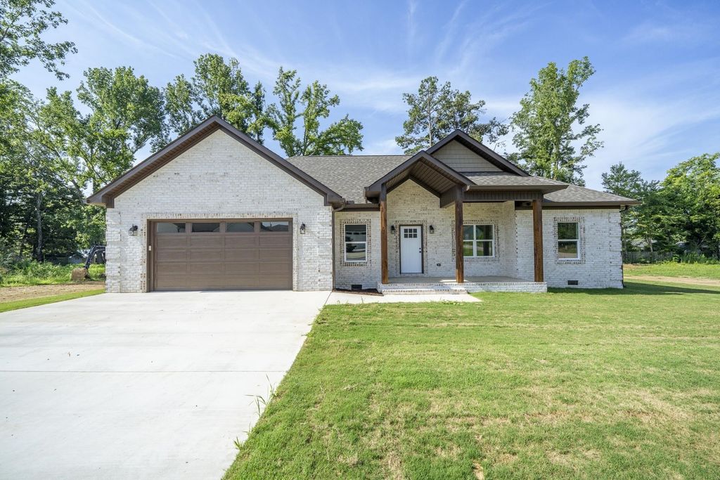 225 Chariot Ln, Savannah