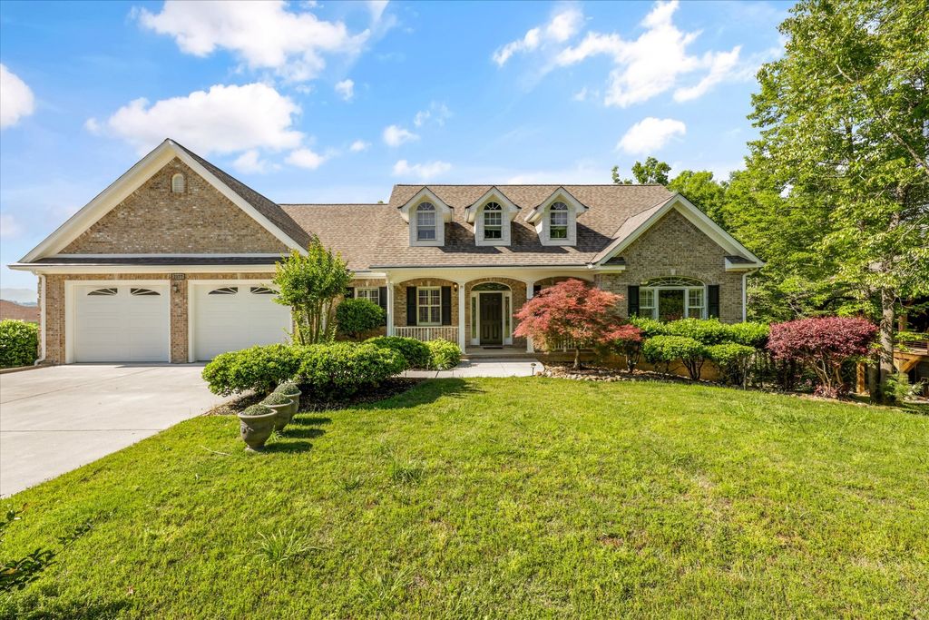 2177 Riverview Dr, Dandridge