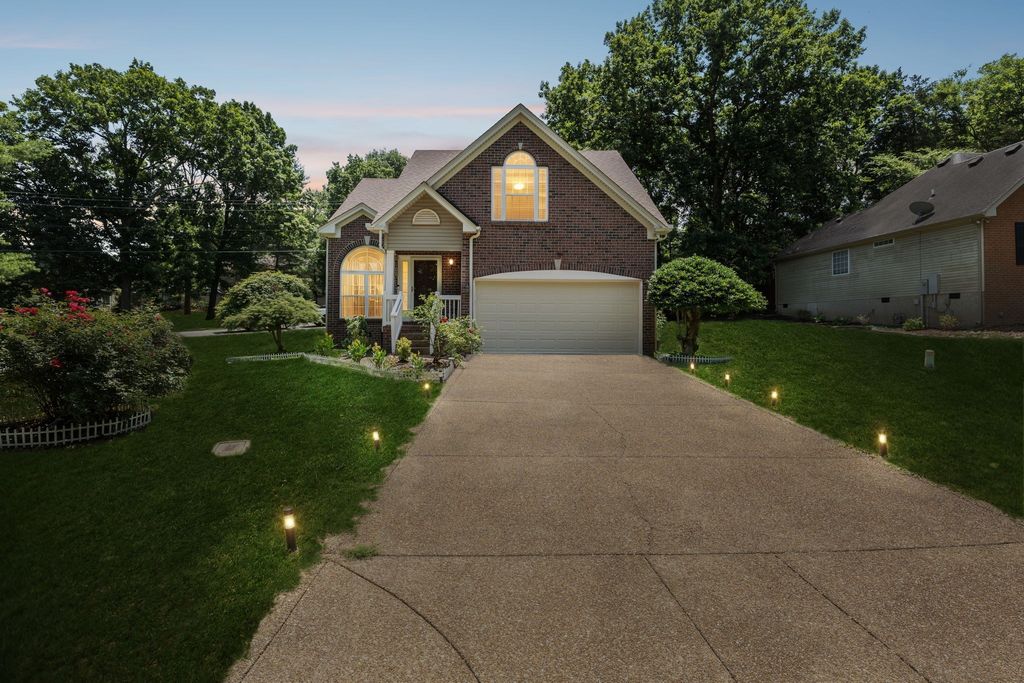 1001 Brookside Woods Blvd, Hermitage