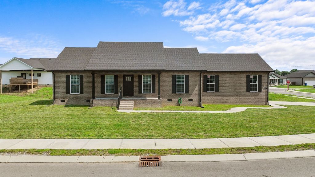 513 Rose Ln, Shelbyville