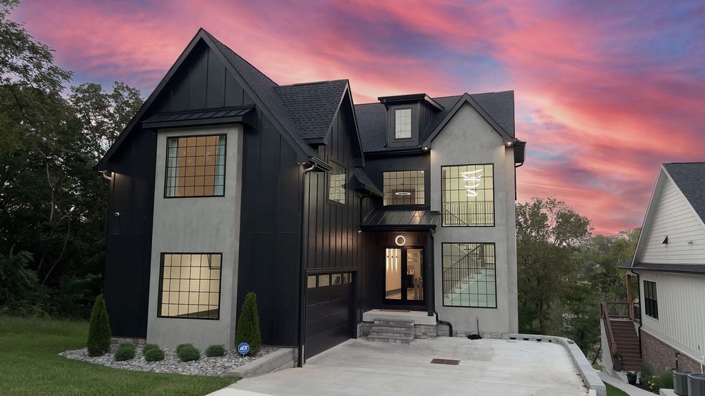 318 N Porter St, Winchester