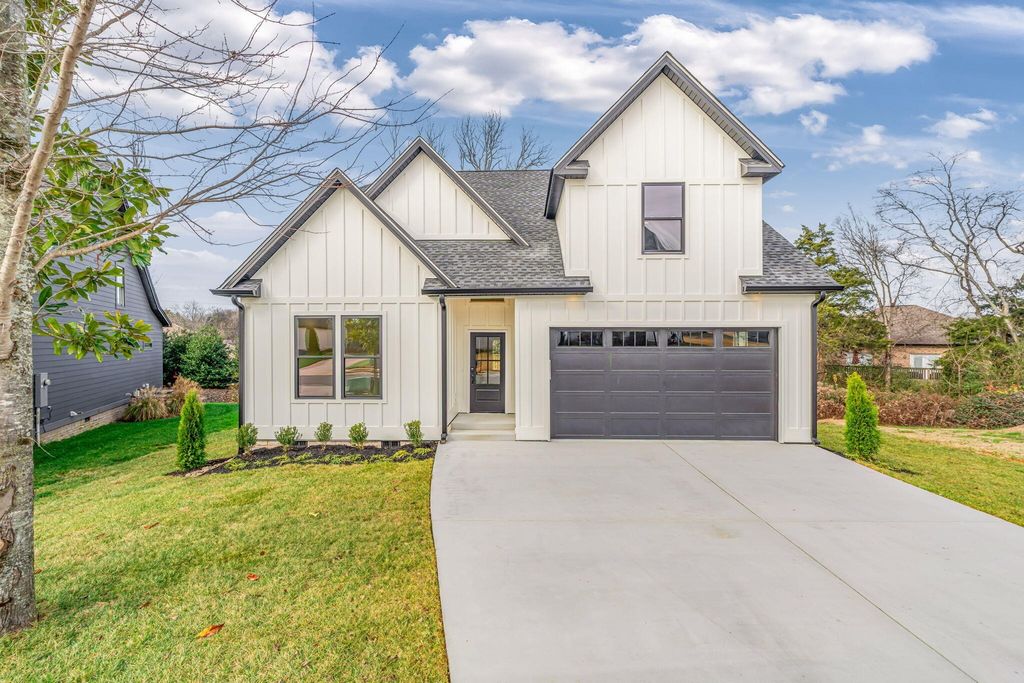 5034 Grove Park Court, Cleveland
